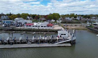 42 Central Ave, Clinton, CT 06413