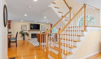16 Patriots Rd, Acton, MA 01720