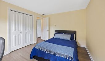 20 Club Ln, Cheshire, CT 06410
