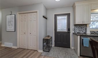 112 Sabra Ct, Apple Valley, MN 55124