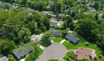 575 Garfield Ave, Belford, NJ 07718