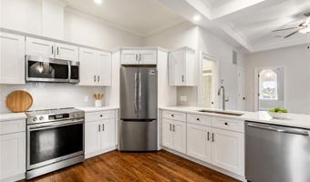 18 State St 5, Bristol, RI 02809