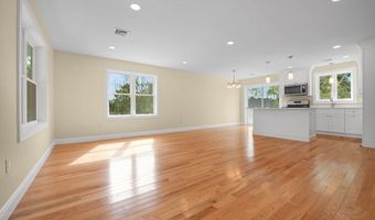 661 Main St, Acushnet, MA 02743
