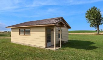 71 Railroad St, Atkins, IA 52206