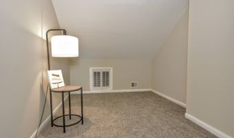 3 Davos Dr 6, Alloway, NJ 07462