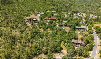 390 Strawberry Ln, Ashland, OR 97520