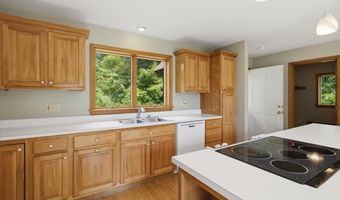 15 Polygraphic Ln, Bennington, VT 05257