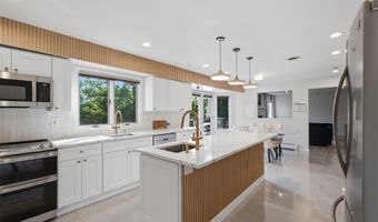 3 Larissa Ct, Airmont, NY 10952