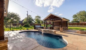 1009 Bluebonnet Ln, Adkins, TX 78101