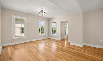 33 Brookline St, Abington, MA 02351