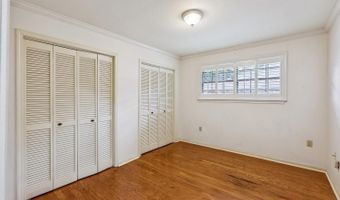 927 Bourbon Ave, Baton Rouge, LA 70808
