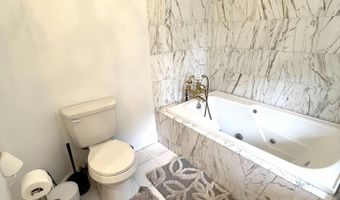 9 Birch Hill Rd, Albany, NY 12211