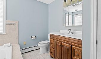 45 Silo Dr, Cranston, RI 02921