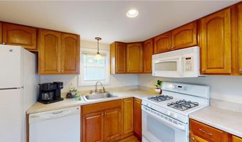 14 Krzak Rd, North Kingstown, RI 02852