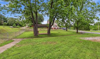 103 W KING St, Abbottstown, PA 17301