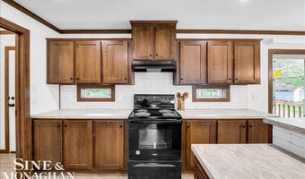 2060 Washington St, Algonac, MI 48001