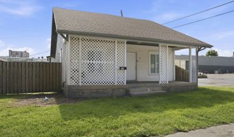 36 W Olive St, Aurora, MO 65605