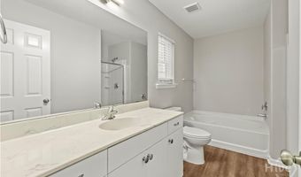 6 Spring Lake Cir, Savannah, GA 31407