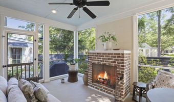 2 Tomlow Trce, Beaufort, SC 29906