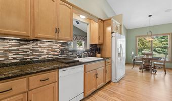 3831 N WAYSIDE Ln, Appleton, WI 54913