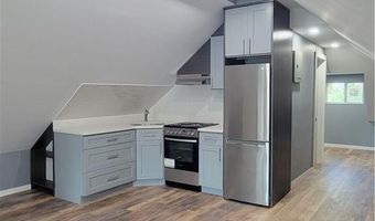 230 Garfield Ave 3rd floor, Bridgeport, CT 06606