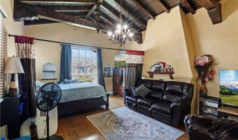 2546 S Bronson Ave, Los Angeles, CA 90018