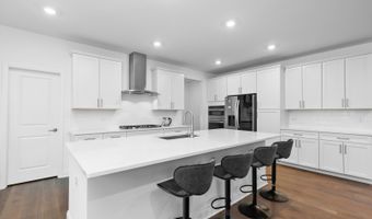 1014 Dr. John Burkey, Algonquin, IL 60102