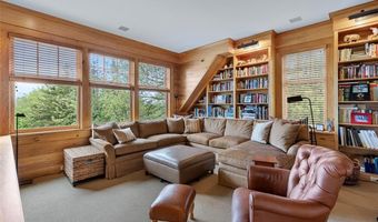 25 Walnut St, Jamestown, RI 02835