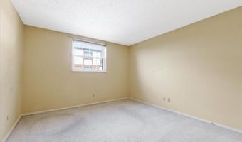 910 Claytonbrook Dr 1, Ballwin, MO 63011
