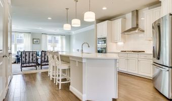 1318 S QUINN St, Arlington, VA 22204