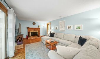 205 IRONWOOD Cir, Aurora, OH 44202