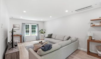 72 Wilbur Rd, Lincoln, RI 02865