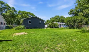 1607 S 6th St, Aberdeen, SD 57401