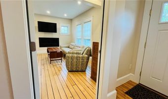35 Memorial Blvd 1, Newport, RI 02840