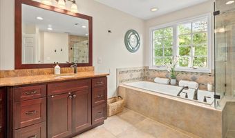 3801 WASHINGTON WOODS Dr, Alexandria, VA 22309