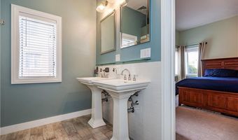 3976 Post Rd, Warwick, RI 02886