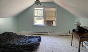 40 Aaron Ave Ave, Bristol, RI 02809