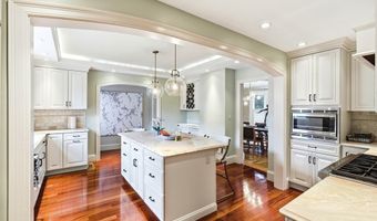 10 Wolcott Ave, Andover, MA 01810