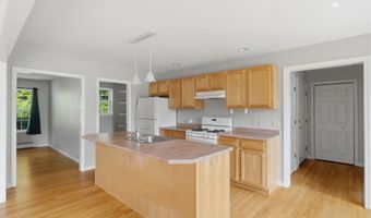 50 Hoskins Rd, Bloomfield, CT 06002