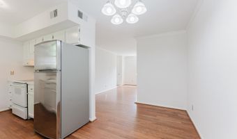 2725 S WALTER REED Dr B, Arlington, VA 22206