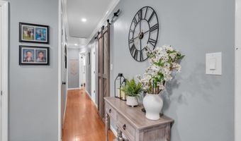 808 Sunset Rd, Beachwood, NJ 08722