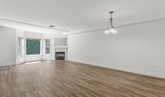 65 Hawthorne Dr 106, Bedford, NH 03110