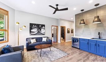9 Bees Mountain Dr, Asheville, NC 28804