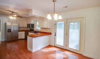 9024 Oakridge Dr, Alton, IL 62002