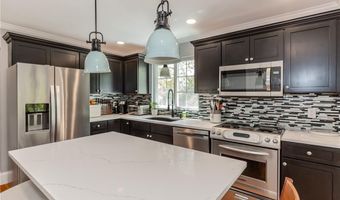 50 Searle Ave, Cranston, RI 02920