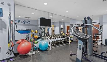 341 Thames St 103, Bristol, RI 02809