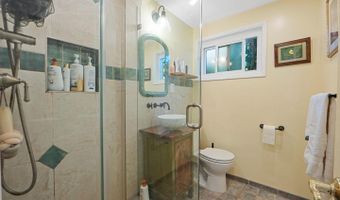 5929 AVON Dr, Bethesda, MD 20814