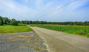 706 Hall Rd, Clay, PA 16001