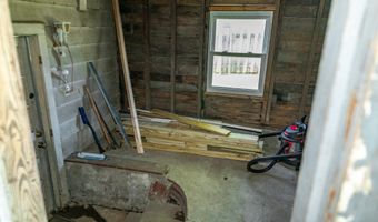 45 Howard St, Austin, IN 47102
