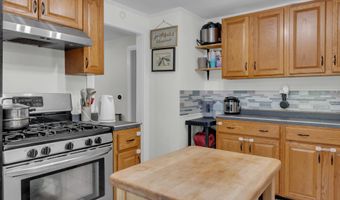 9 Middle Road Ext, Standish, ME 04084
